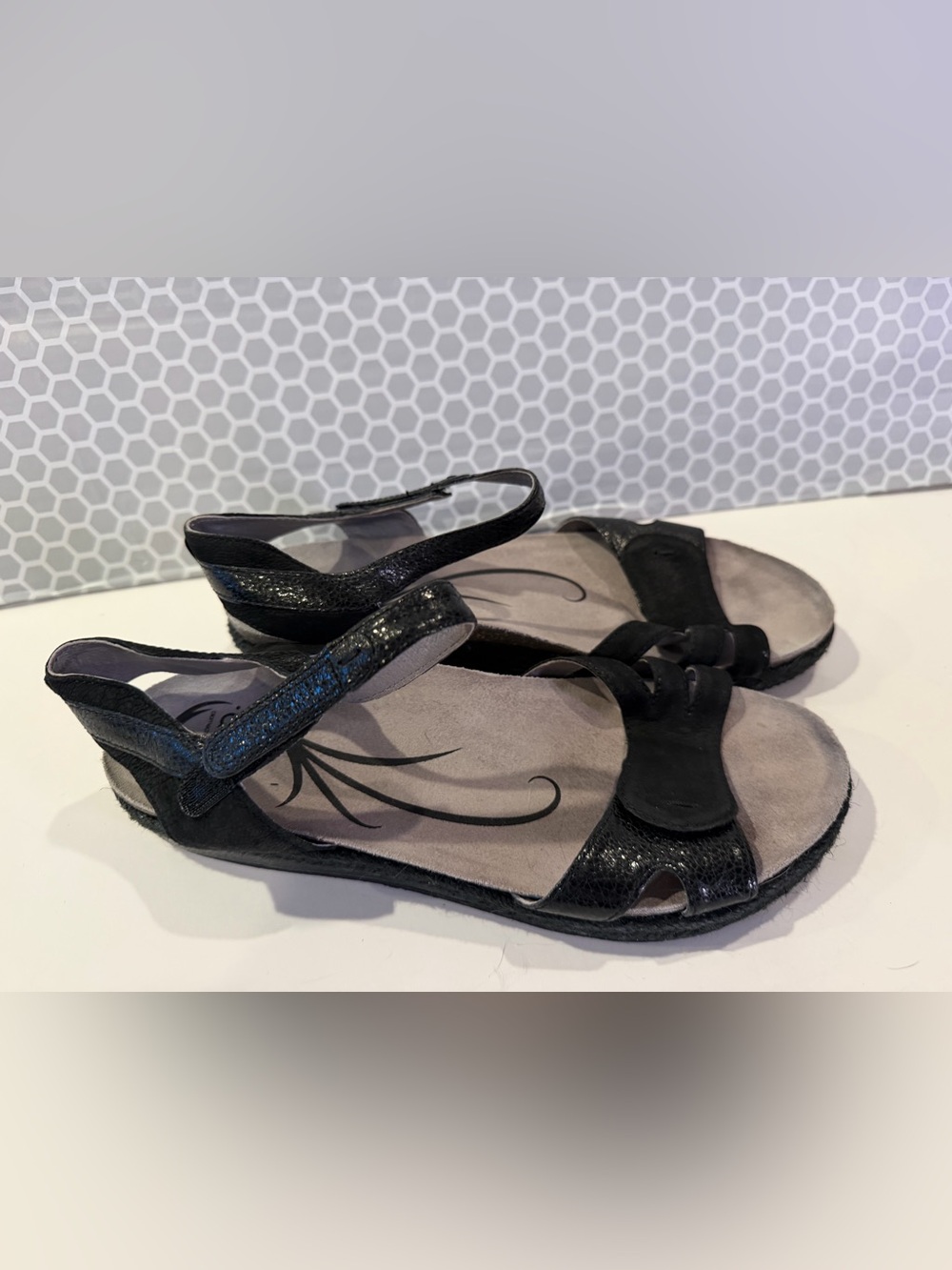 Abeo Women's Black Comfort Sandals